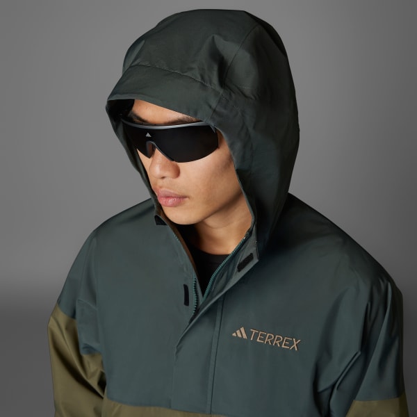 Grau Terrex Xploric 2.5L Climaproof Anorak