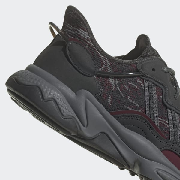 Adidas ozweego core outlet black