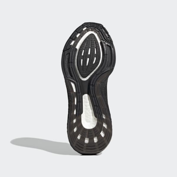 Czerń ULTRABOOST 22 SHOES
