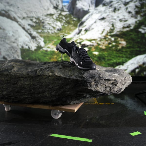Zapatillas Terrex AX2R hiking negras y grises para niños | adidas
