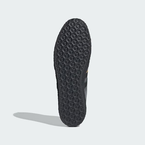 Adidas originals shop jamaica trainers