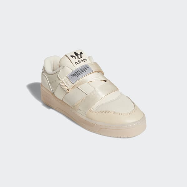Tenis rivalry low strap clearance