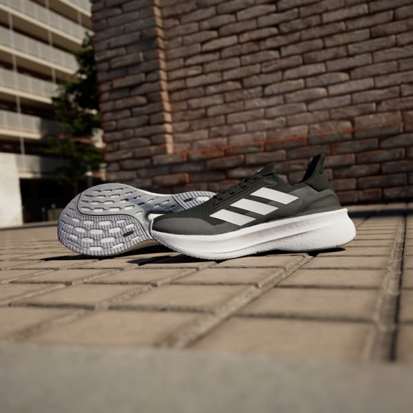 Svart Ultraboost 5x Sko