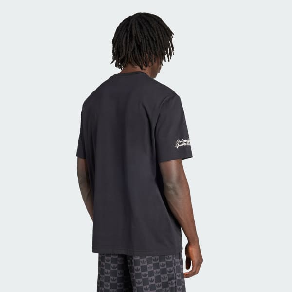 สีดำ เสื้อยืดทรงหลวม