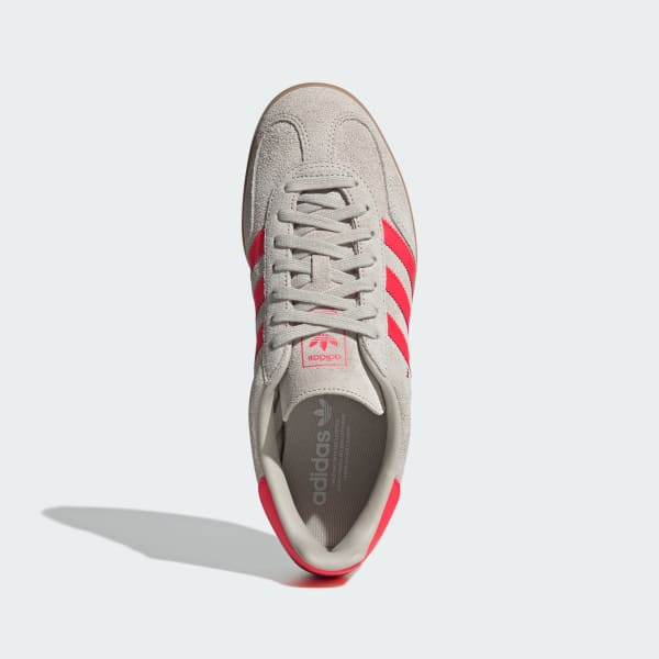 Beige adidas Gazelle indendørssko