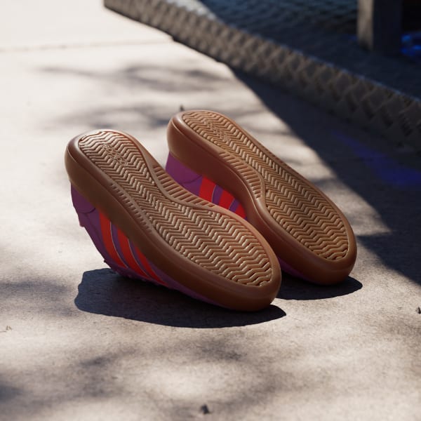 สีม่วง รองเท้า Barreda Decode