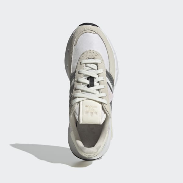 Beige Retropy F2 Schuh