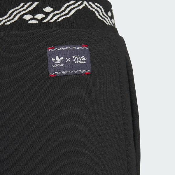Adidas fashion track pants 2025