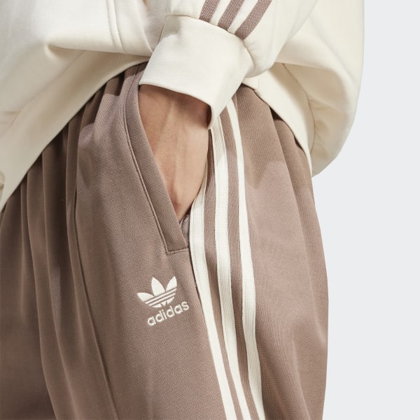 ●美品 adidas アディカラーバギー ベージュLsize adidas スウェットパンツ ジャージ アディカラー バギーフィット