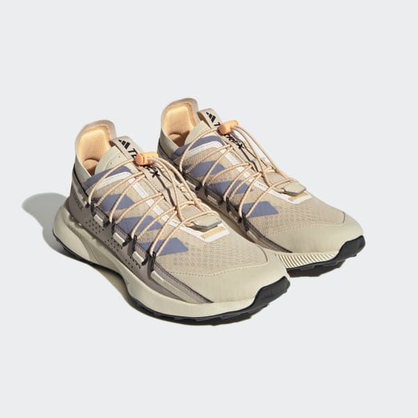 Beige Zapatillas Terrex Voyager 21 Travel