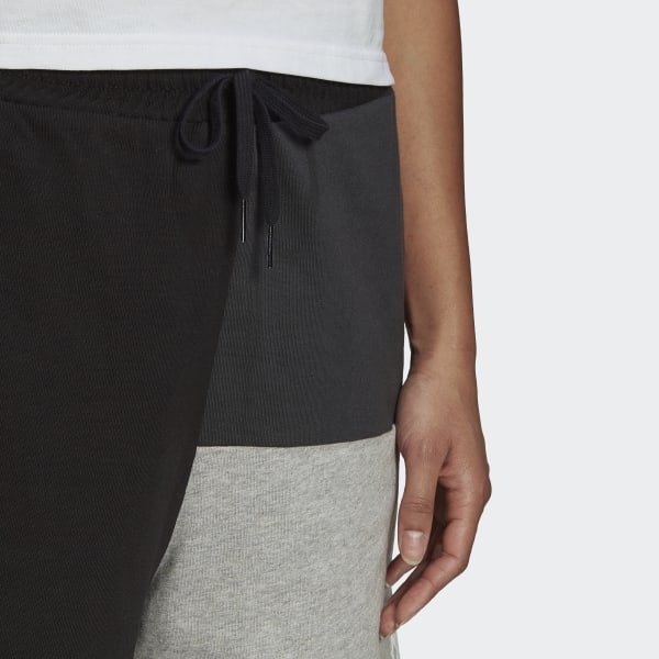 Svart Essentials 3-Stripes Colorblock Oversized Shorts CD282