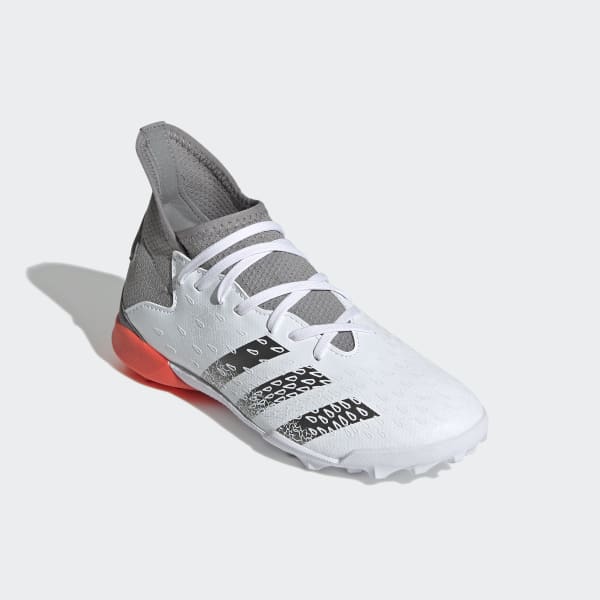 White Predator Freak.3 Turf Boots