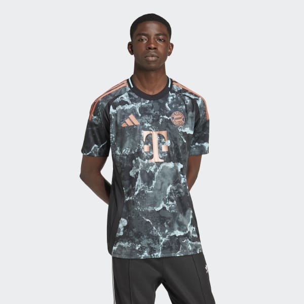 正規品 バイエルン アウェイユニフォーム 24/25 ミュラー (最終戦仕様) Amazon | バイエルン・ミュンヘン ユニフォーム 24-25 アウェイ 空白