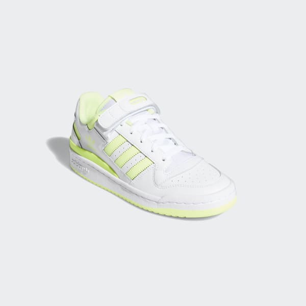 Adidas blancos neon top