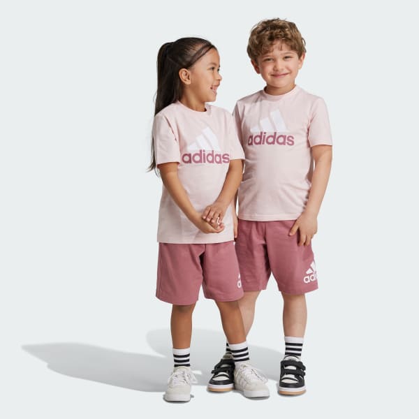 Merah-muda Set Tee dan Celana Pendek Logo Esensial