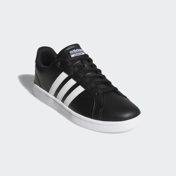 adidas advantage black and white