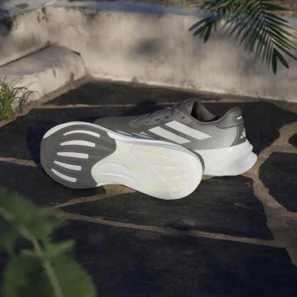 Grigio Scarpe da running Supernova Rise 2