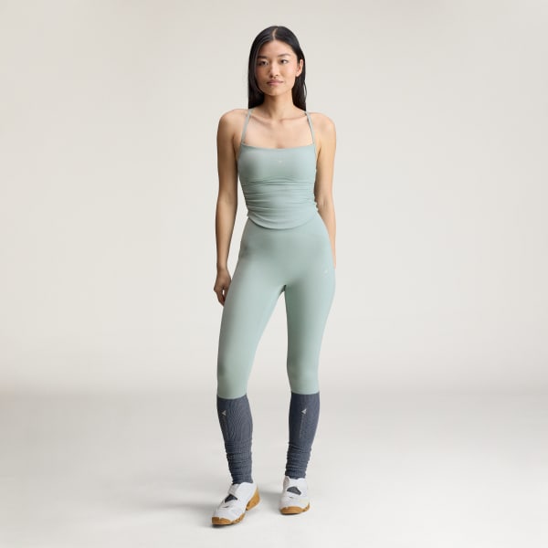 สีเขียว เสื้อครอปสายเดี่ยว adidas by Stella McCartney Studio