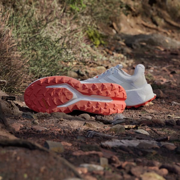 Grau Terrex Soulstride Ultra Trailrunning-Schuh