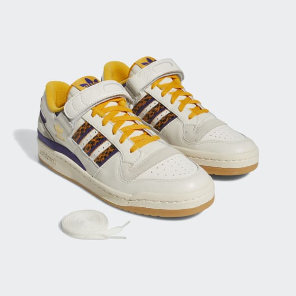 ADIDAS ORIGINALS FORUM LOW, | White Men‘s Sneakers | YOOX