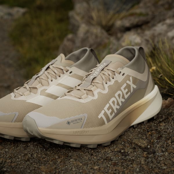 【Adidas コリア】 TERREX Agravic GTX Trail Running adidas Terrex Agravic GTX Trail Running Shoes - Green | Free