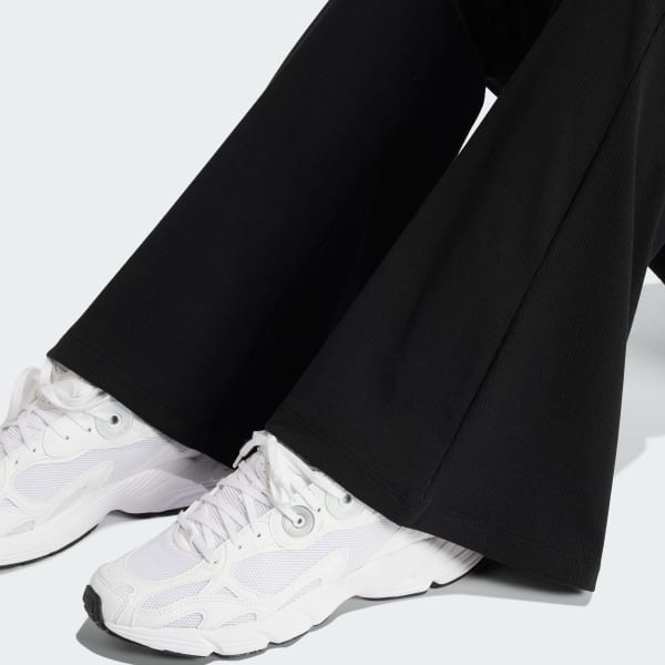 アディダス エッセンシャルズ リブ フレアレギンス - ブラック