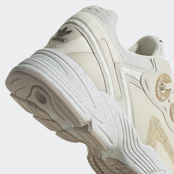 【adidas】アディダス Astir Her Vegan / HQ6670★ユニセックス adidas Women's Astir Her Vegan Sneakers - White | Free