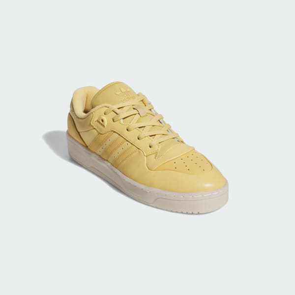 Beige Zapatilla Rivalry Low