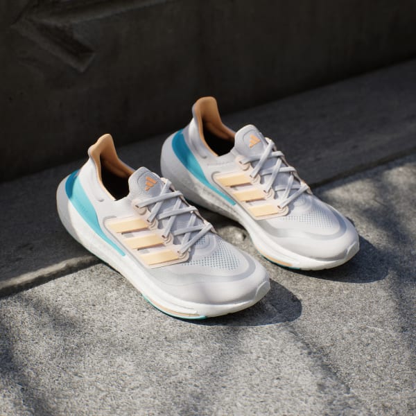 Tenis Ultraboost Light 23