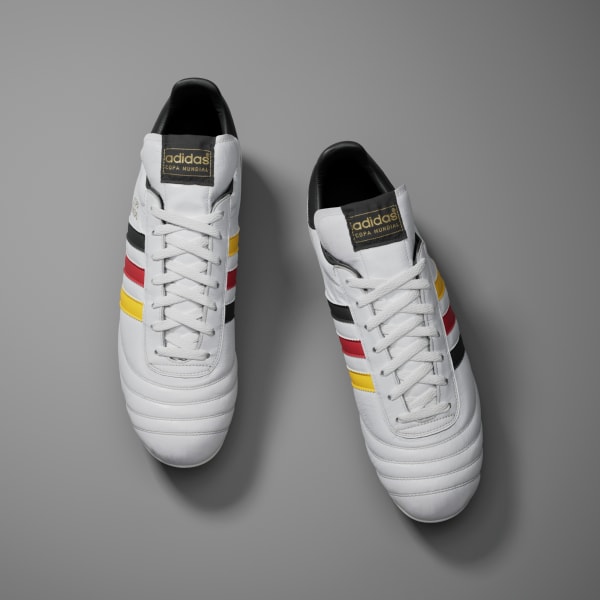 Branco Botas de Futebol Copa Mundial da Alemanha — Piso firme