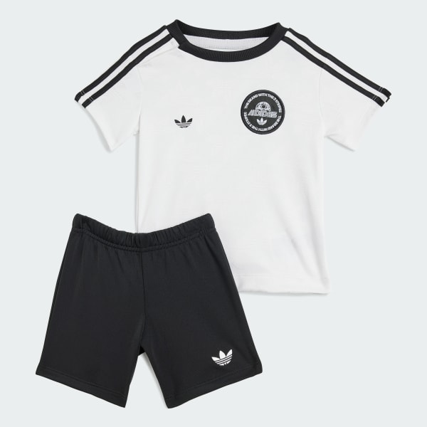 Blanco Conjunto de playera y shorts para niños