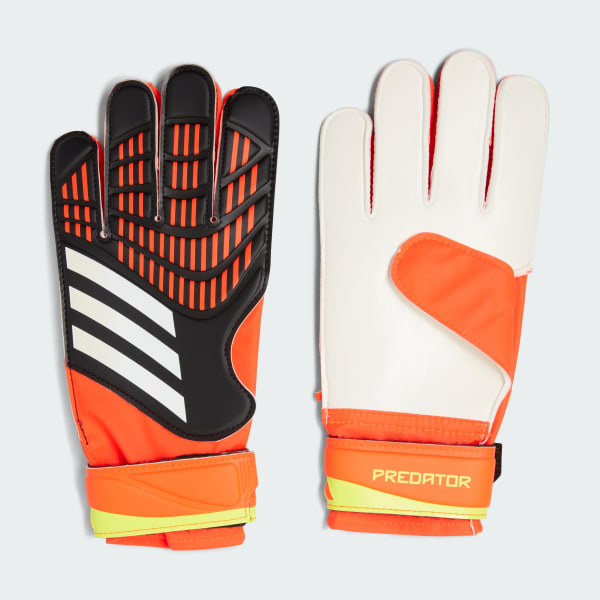 Black Predator Training Goalkeeper Gloves