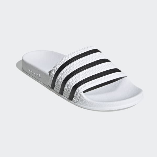 Hvit adilette sandaler