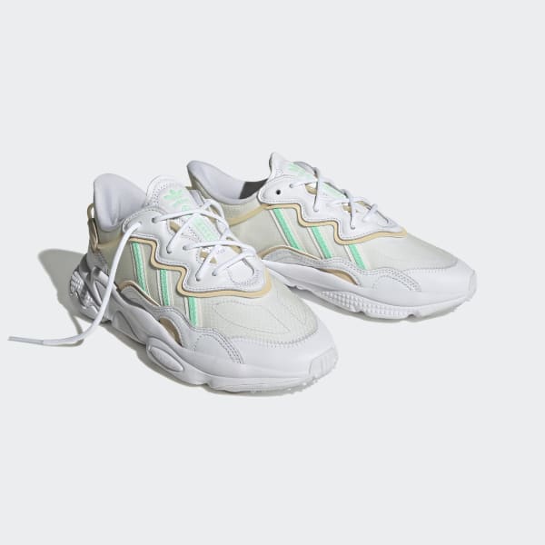 Adidas originals ozweego trainers in outlet white