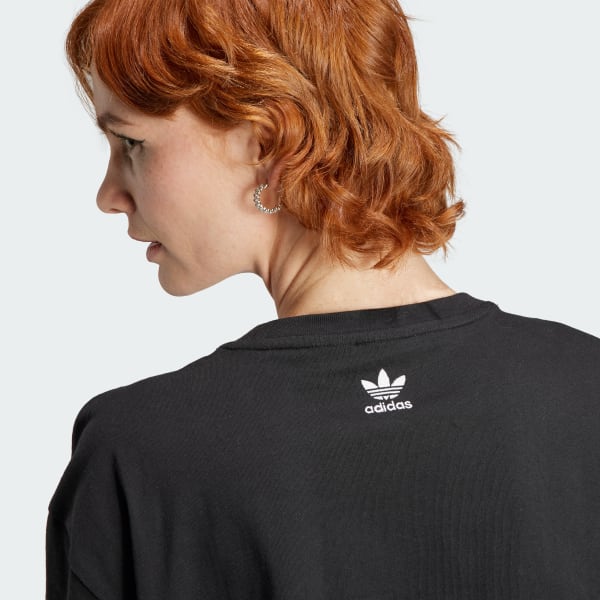 Embroidered Flower Trefoil Tee
