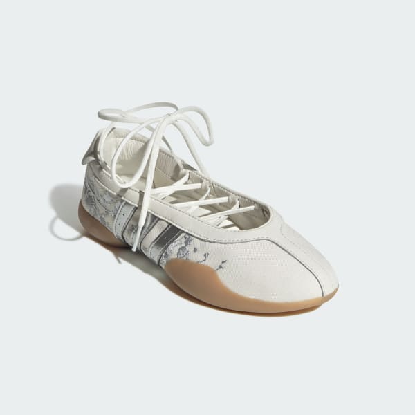 White TAEKWONDO MEI SHOES

