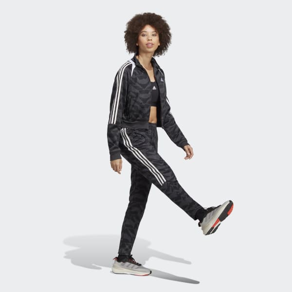 Grau Tiro Suit Up Lifestyle Trainingshose