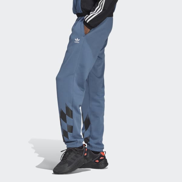 Bla adidas Rekive Placed Graphic joggingbukser VU107