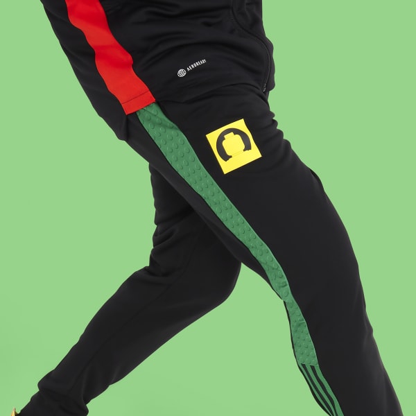 Negro Pantalón de buzo adidas Tiro x LEGO® L5040