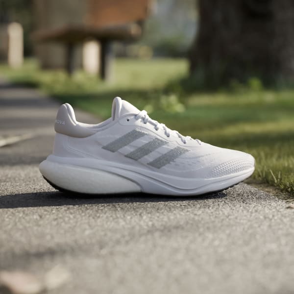 White Supernova 3 Running Shoes