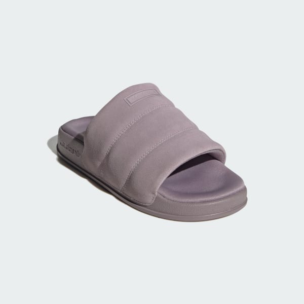 アディダス アディレッタ エッセンシャル サンダル / Adilette Essential Slides - パープル | アディダス ジャパン