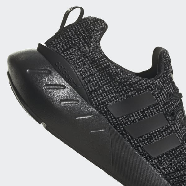 Adidas originals swift run junior black store