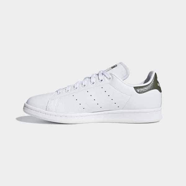 stan smith skateboarding