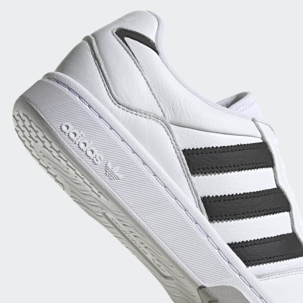 adidas courtic
