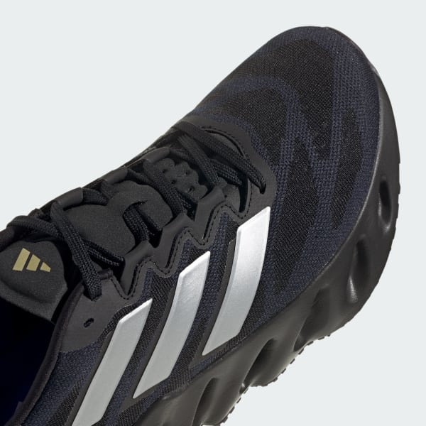 新品　アディダス　23　スイッチ FWD ランニング Adidas Switch FWD Running Shoes