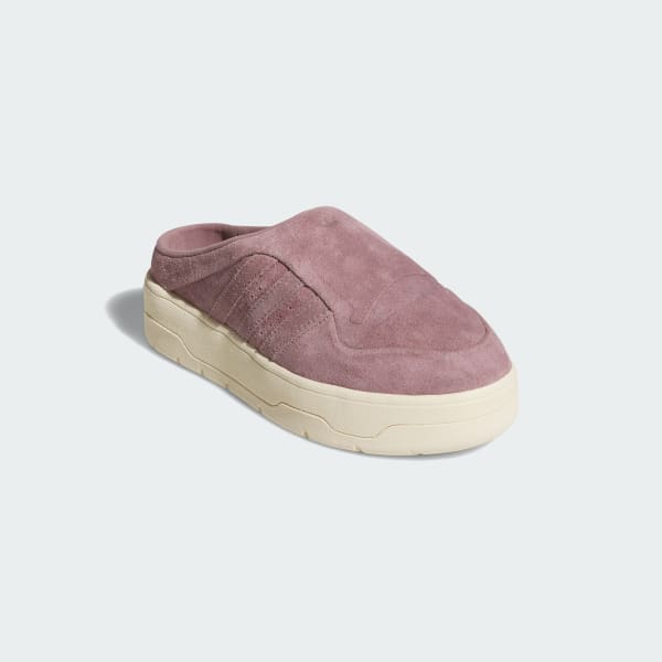 Violeta Zuecos Rivalry