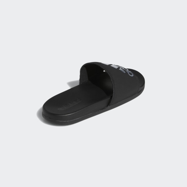 Sorte og Adilette Cloudfoam Plus Logo sandaler til kvinder | adidas Danmark