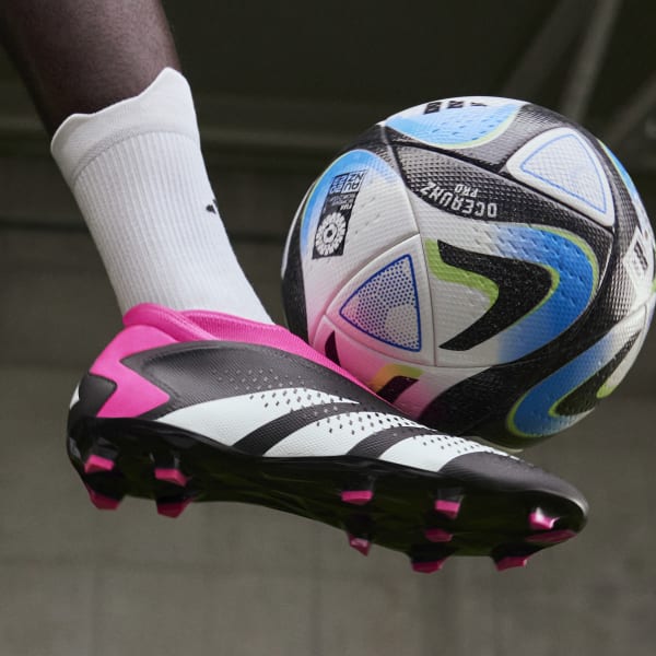 Black Predator Accuracy.3 Laceless Firm Ground Cleats