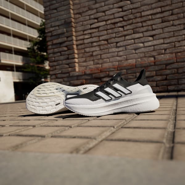 Preto Tênis Ultraboost 5