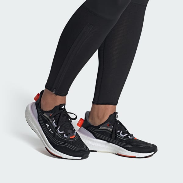 Negro Tenis Ultraboost Light 23